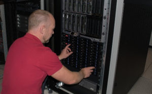 it-consultant-working-in-datacenter